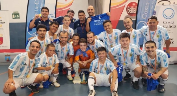 La Selección Argentina de Fútbol de talla baja inició una gira solidaria por Misiones